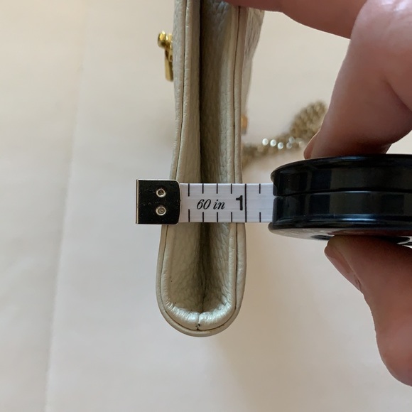 Marc by Marc Jacobs wallet/wristlet/clutch in white/cream leather/gold hardware - Picture 8 of 9